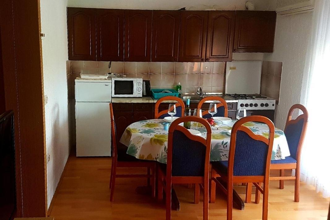 Apartments For Families With Children Lopar, Rab - 10402 Buitenkant foto